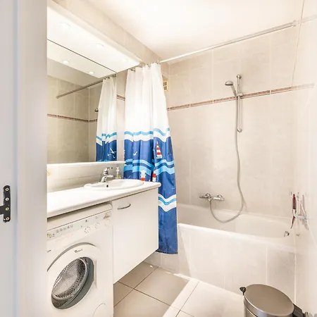 Near Dunes And Sea, Cleaning Included Apartment *