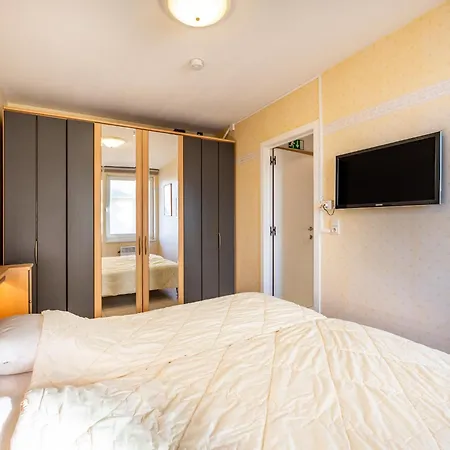 Near Dunes And Sea, Cleaning Included Apartment